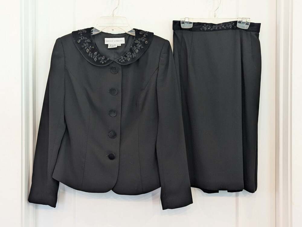 Maggy London Vtg Skirt Suit Sz 6 Black Beaded Collar Velvet Trim Formal Party